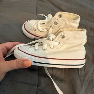 Toddler size 7 white Chuck Taylor converse high tops